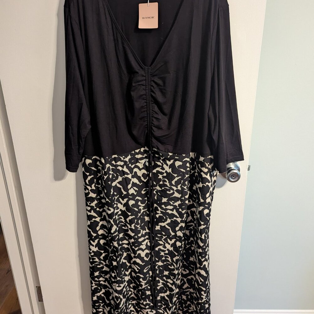 NWT Size 26 Black and Floral Midi Plus Size Dress - Picture 3 of 8